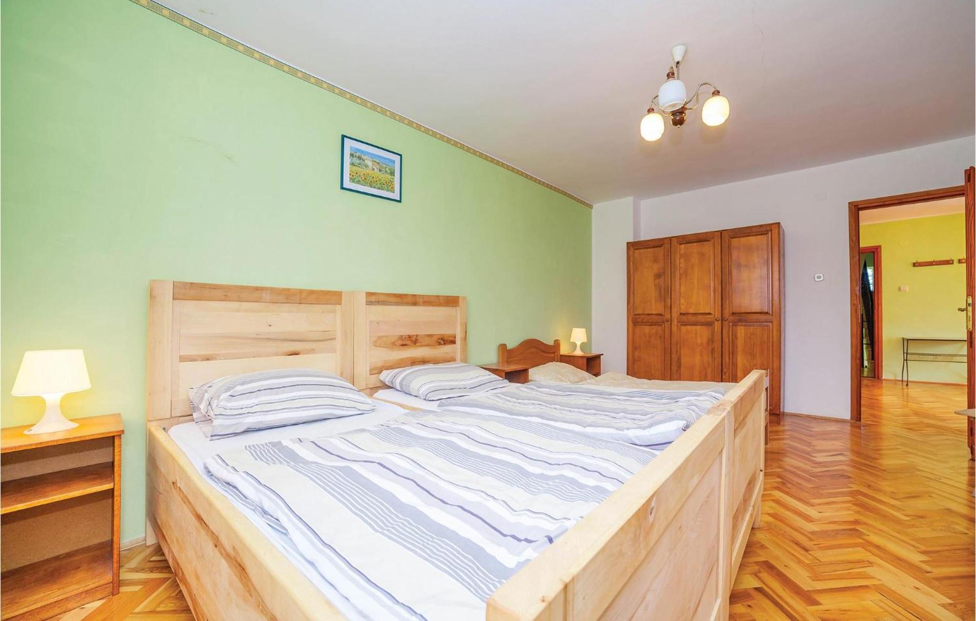 7 Bedroom Pet Friendly Home In Crni Kal Crni Kal  Exterior photo