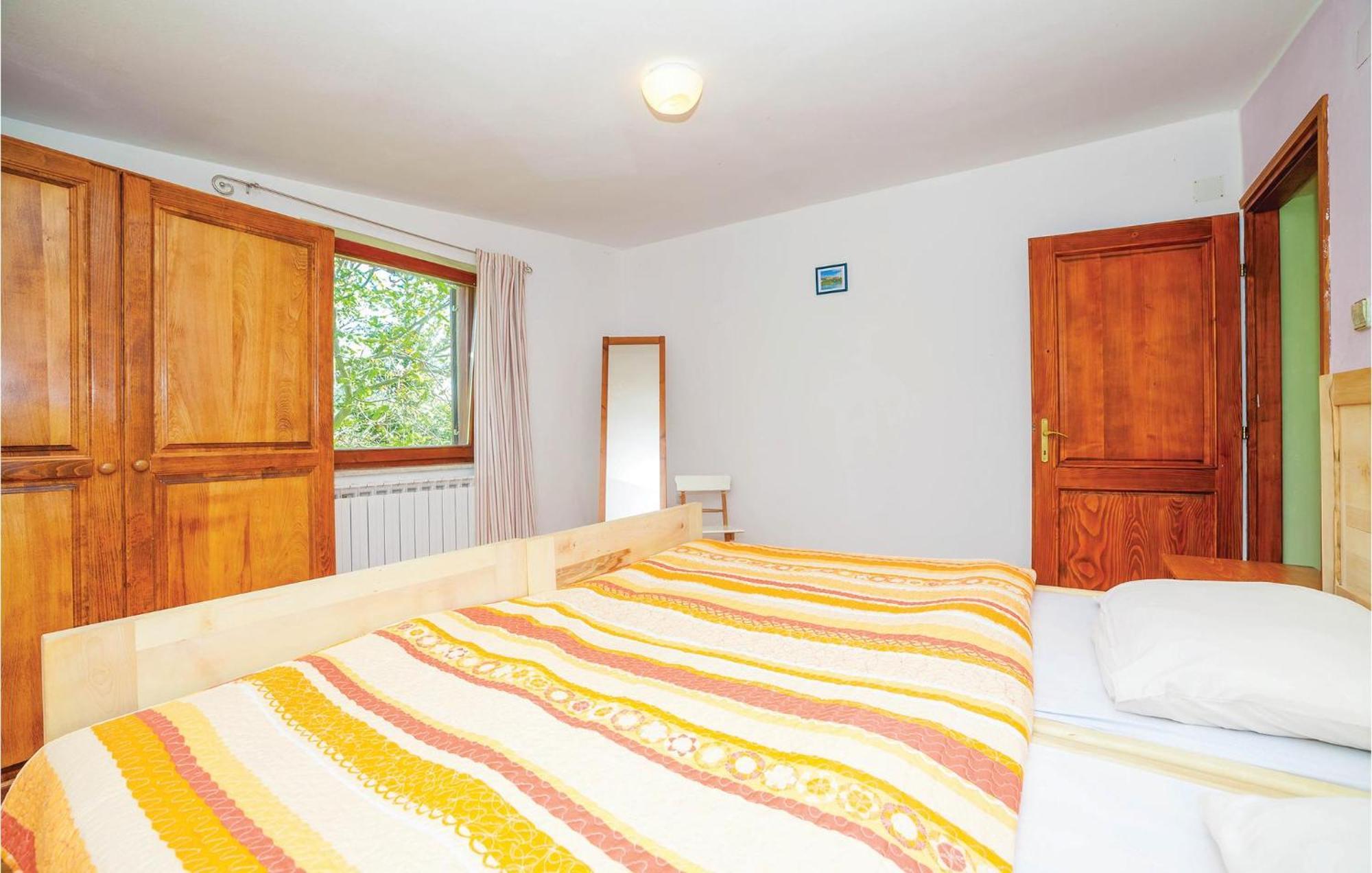 7 Bedroom Pet Friendly Home In Crni Kal Crni Kal  Exterior photo