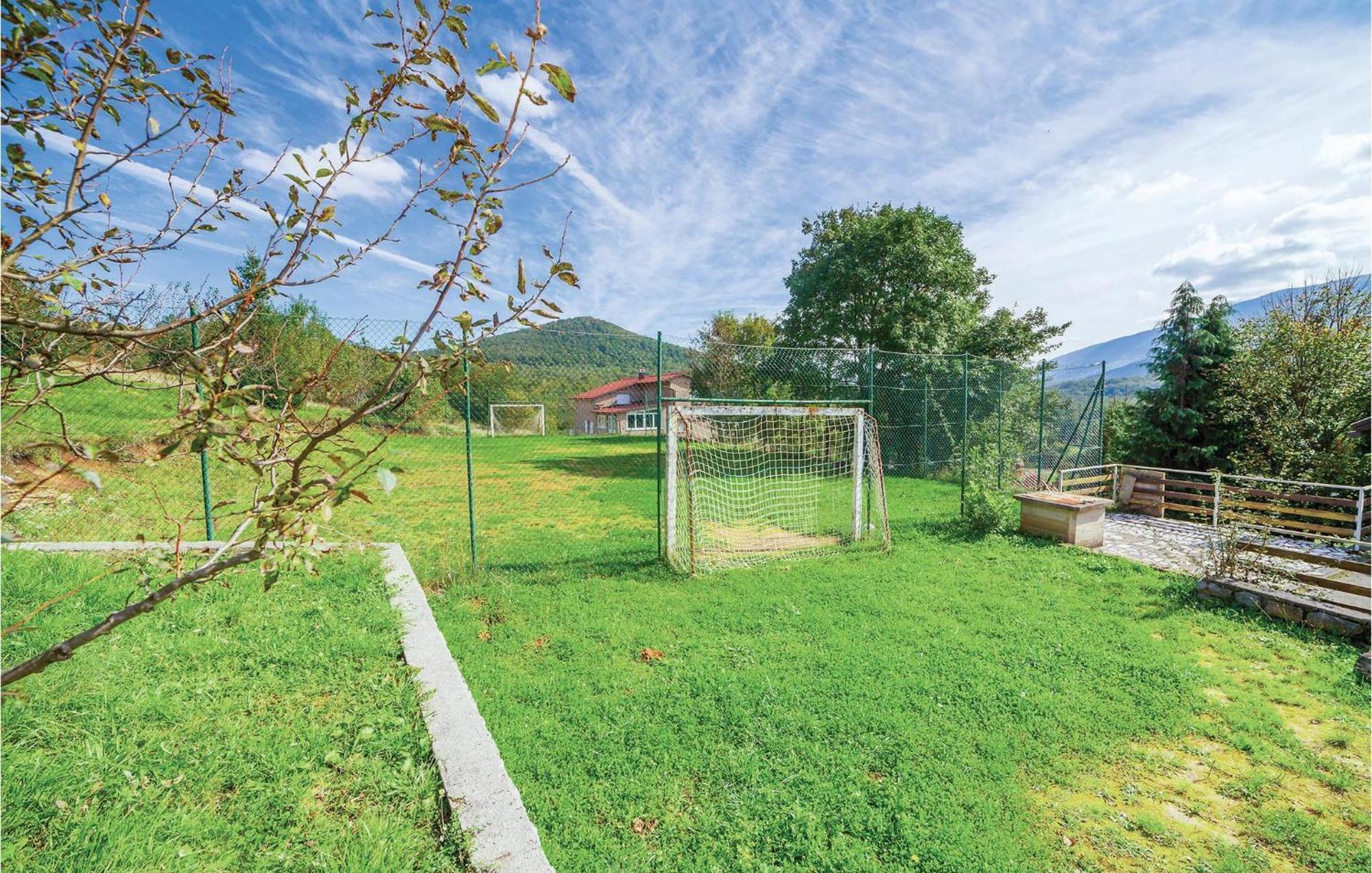 7 Bedroom Pet Friendly Home In Crni Kal Crni Kal  Exterior photo
