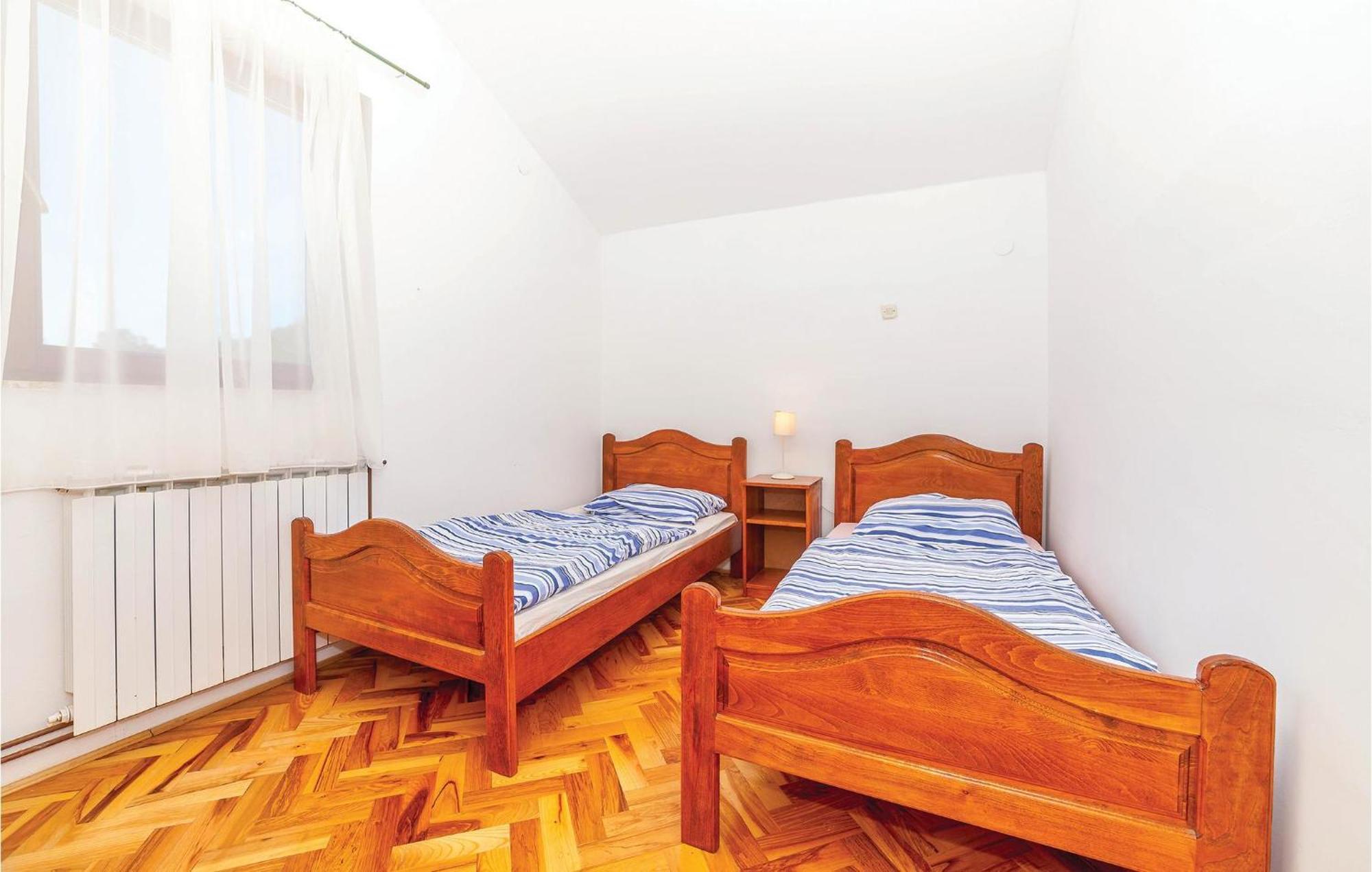7 Bedroom Pet Friendly Home In Crni Kal Crni Kal  Exterior photo