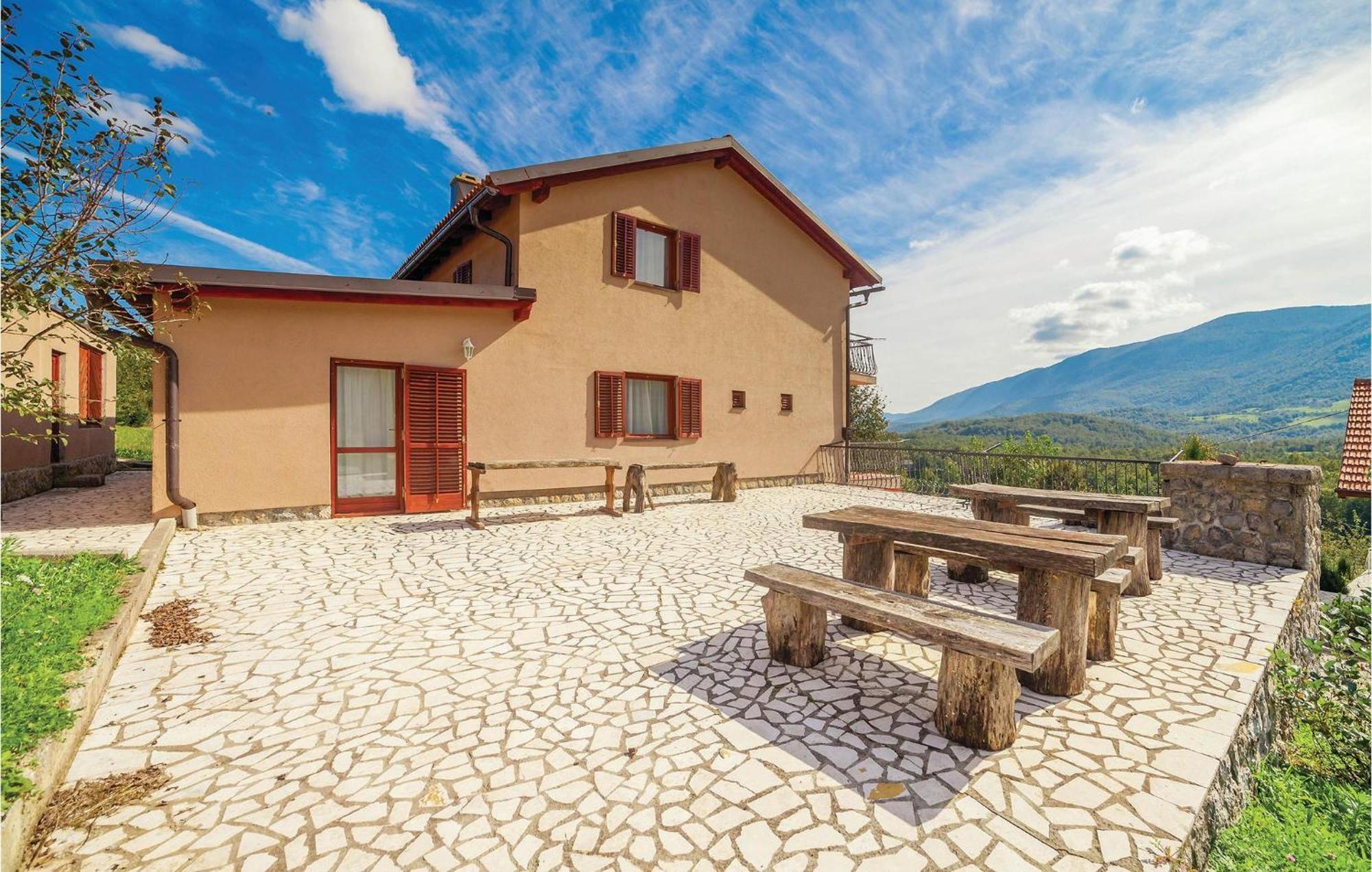 7 Bedroom Pet Friendly Home In Crni Kal Crni Kal  Exterior photo