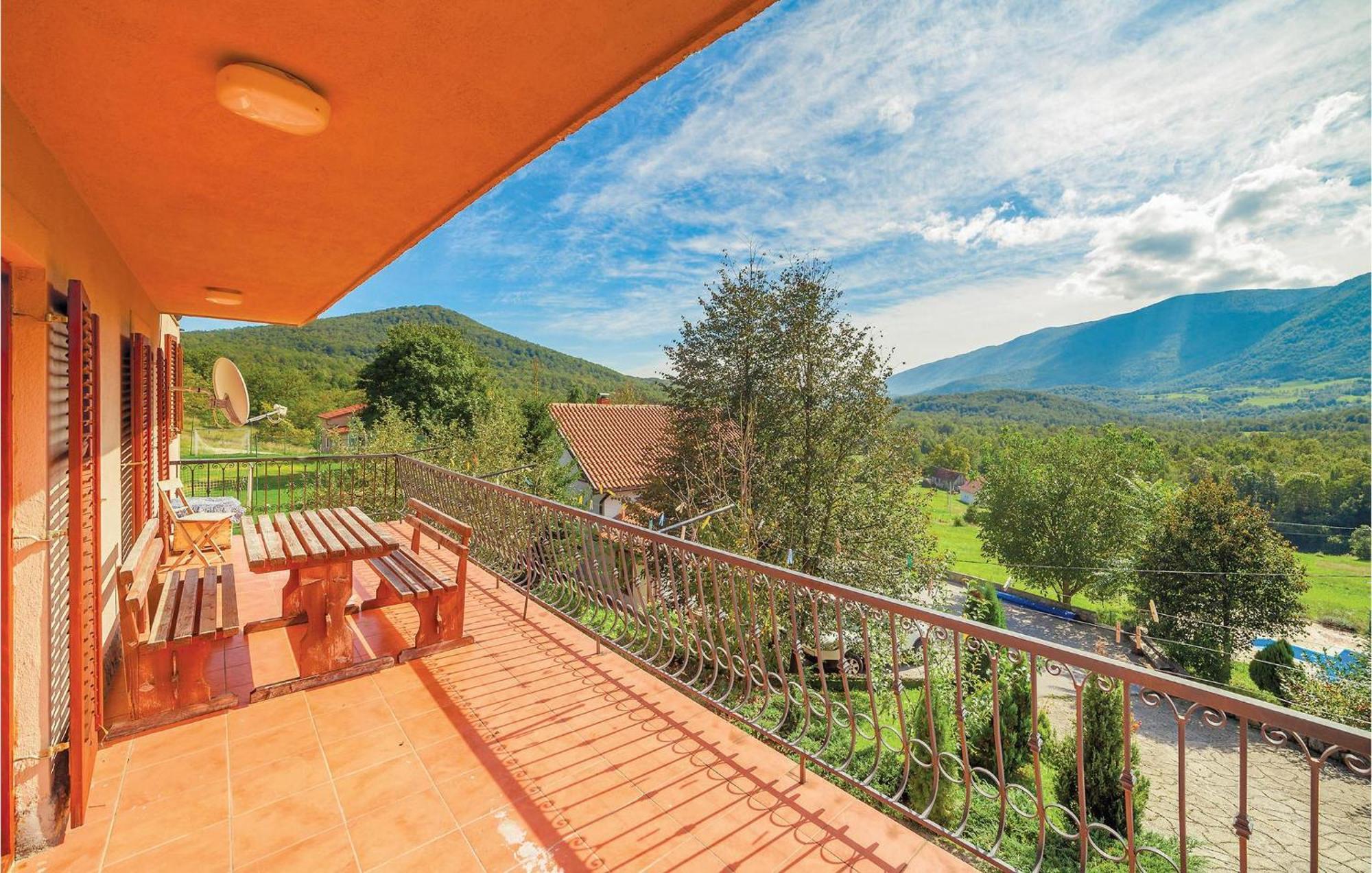 7 Bedroom Pet Friendly Home In Crni Kal Crni Kal  Exterior photo